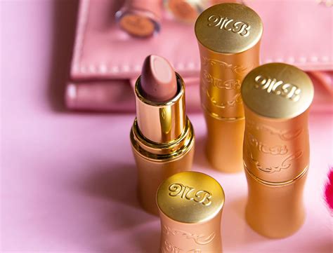 MEDICINE OF COSMETICS .